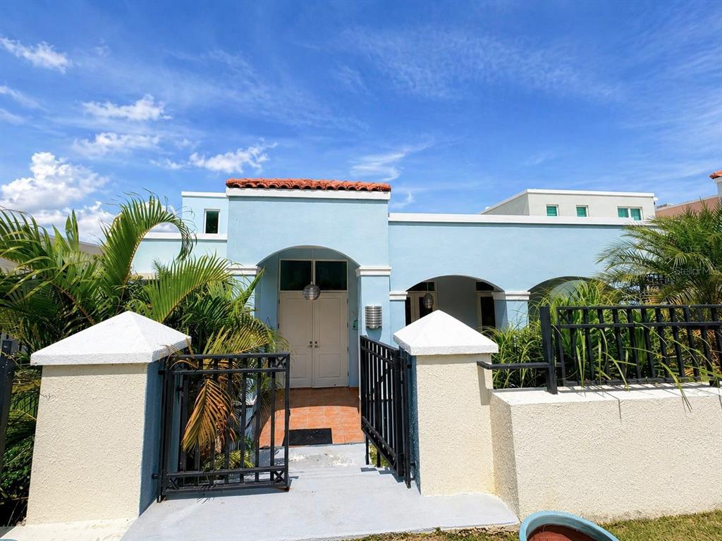 195 CALLE ALMENDRO, VIEQUES, PR, 00765 VEGA ALTA PR 00692