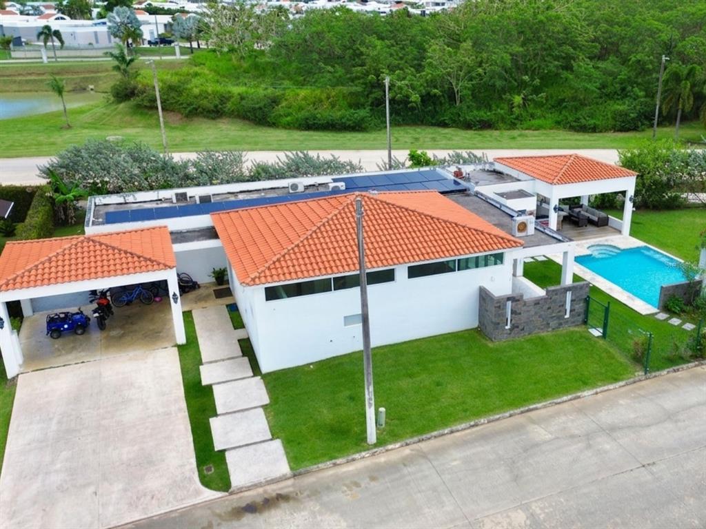 8C CLAVEL ST., DORADO, PR, 00646 JUNCOS PR 00777