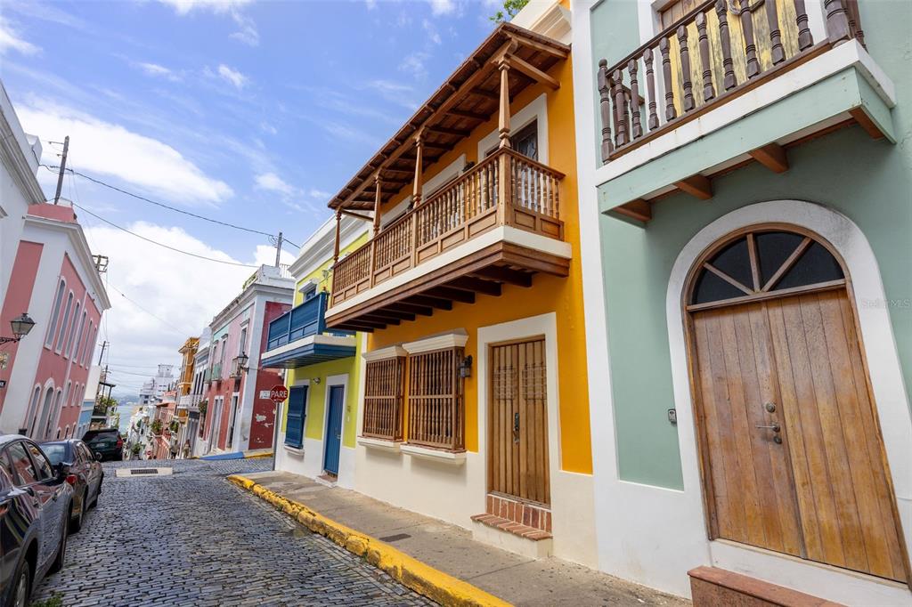RIO ESPIRITU SANTO ST. URB. RIO HONDO II #AK-34, BAYAMON, PR, 00961 SAN JUAN PR 00901