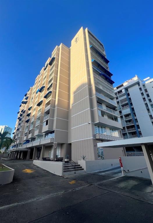 806 S FAIRWAY COURTS #806, HUMACAO, PR, 00791 CAROLINA PR 00979